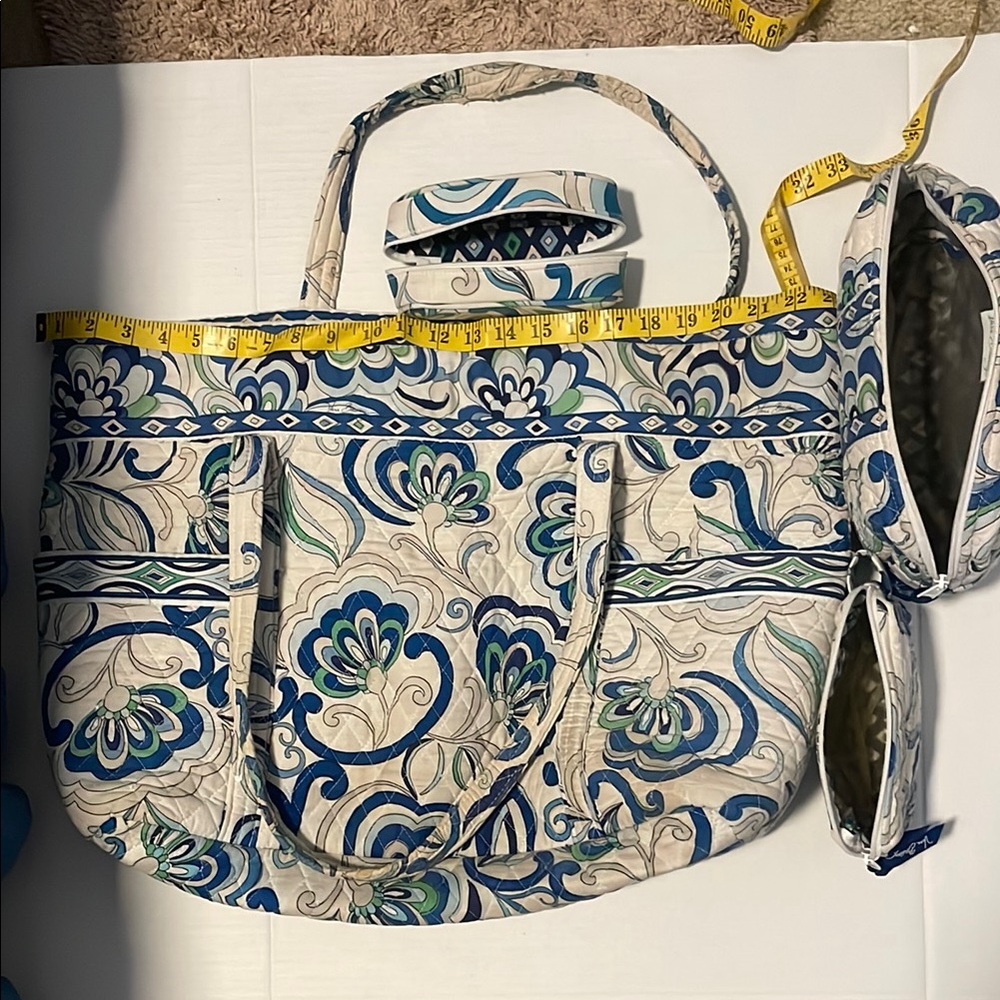 Vera Bradley Bundle Set in mediterranean white.